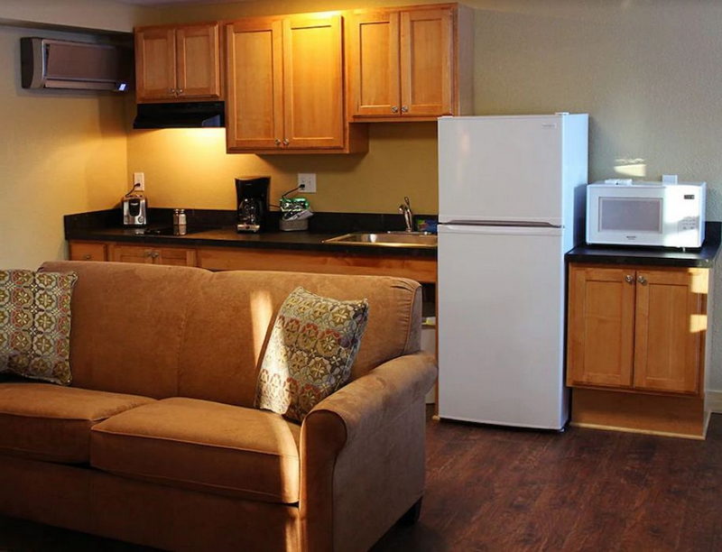 Tahquamenon Suites Lodging (Travelers Motel) - From Website (newer photo)